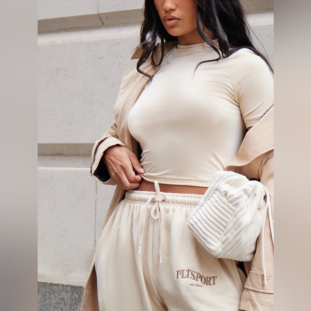 Pretty little thing slinky crop top